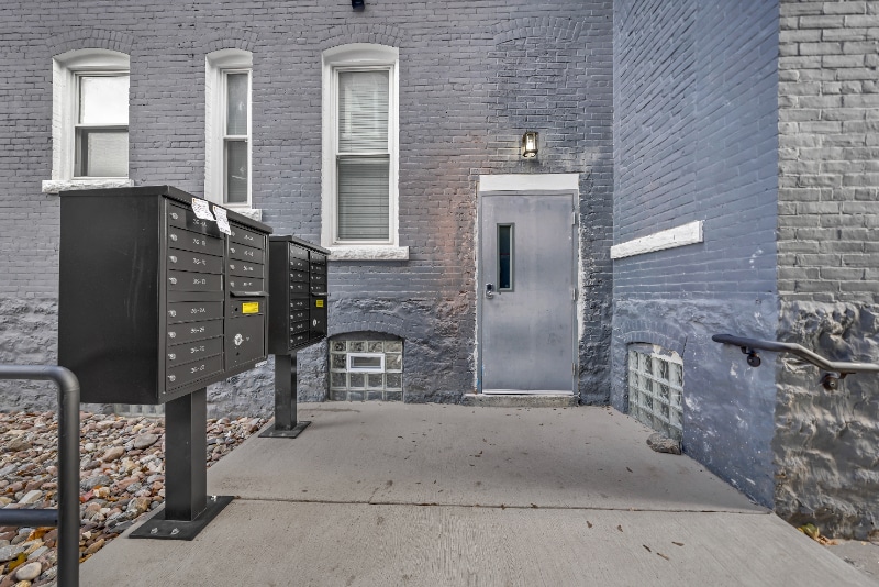 Building Photo - 44 E Utica St