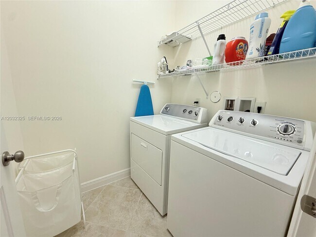 Building Photo - 3341 NW 125th Ln