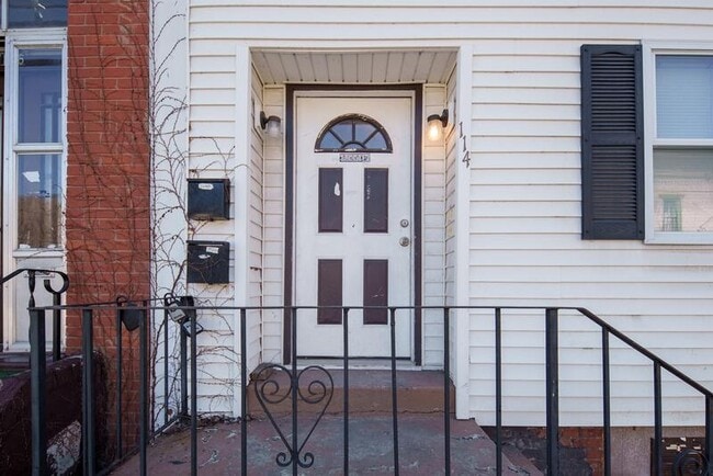 Building Photo - 114 Ida St