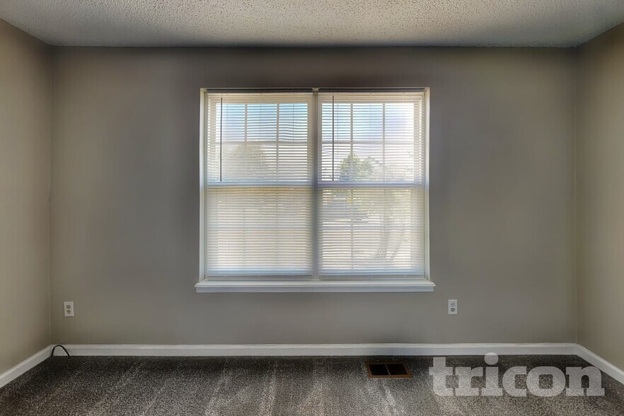 Building Photo - 16890 Blue Mist Cir