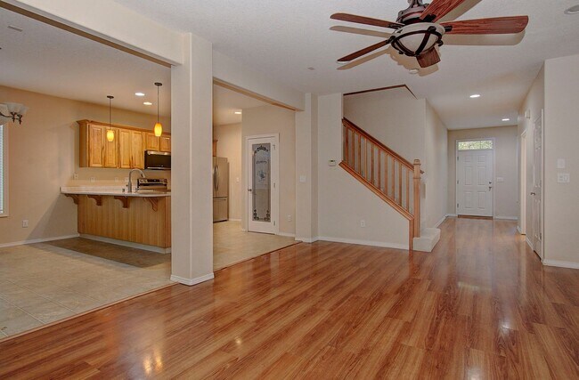 Building Photo - Salmon Creek 4 bd 2.5 ba Available Now!