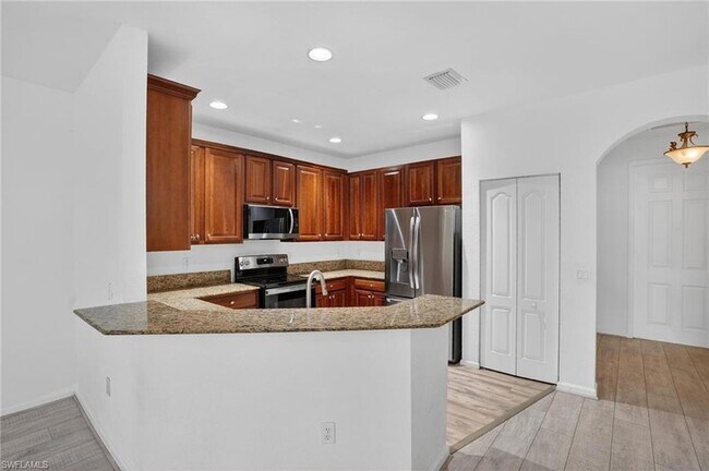 Building Photo - 7005 Romana Way