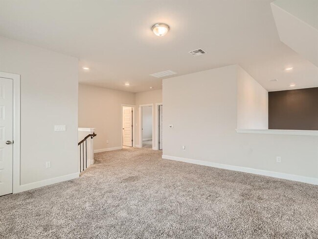 Building Photo - 2800 Sebring Cir