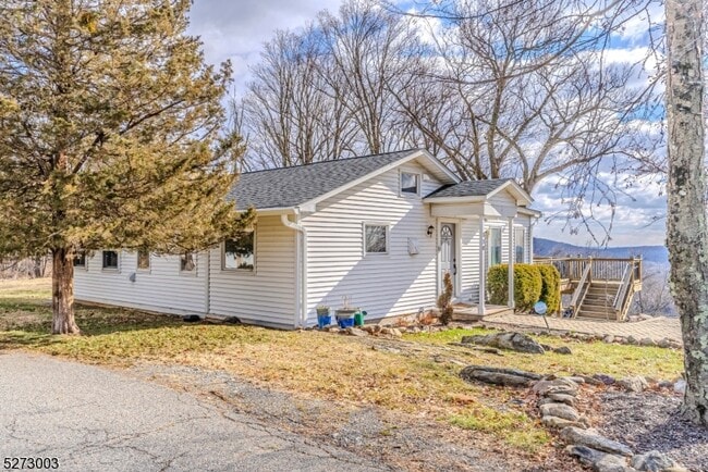 Building Photo - 110 Hillcrest Dr