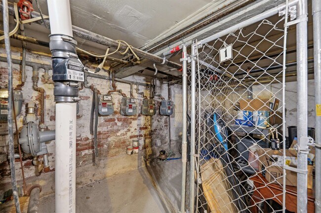 Building Photo - 519 Willow Ave