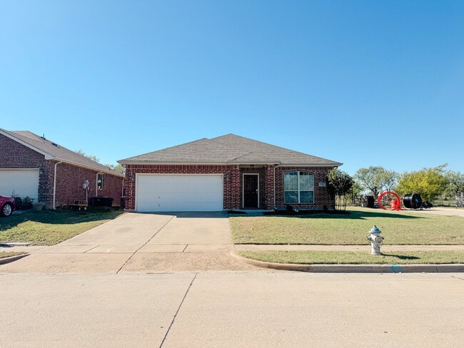 Building Photo - 4 Bedroom, 2 Bath House on Corner Lot in Crowley