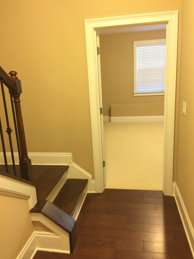 Building Photo - 210 Alderwood Point