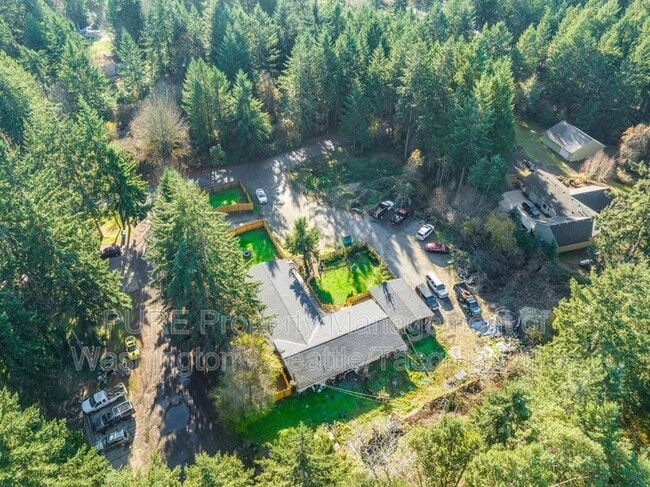 Building Photo - 6415 151st St NW