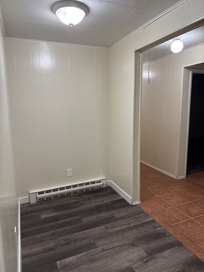 Building Photo - 902 S 29th Ave