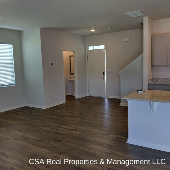 Building Photo - 8240 Bluewater Dr