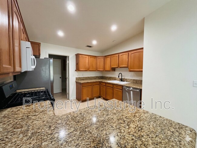 Building Photo - 3765 Silvario Ct