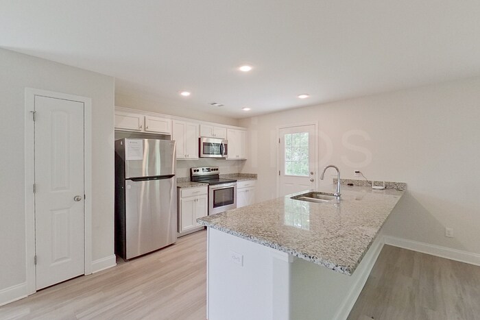 Building Photo - 223 Western Red Cedar Dr