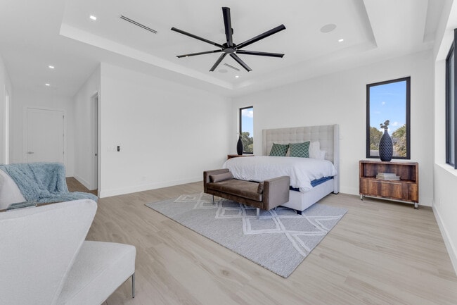 Building Photo - 239 NE 11th St