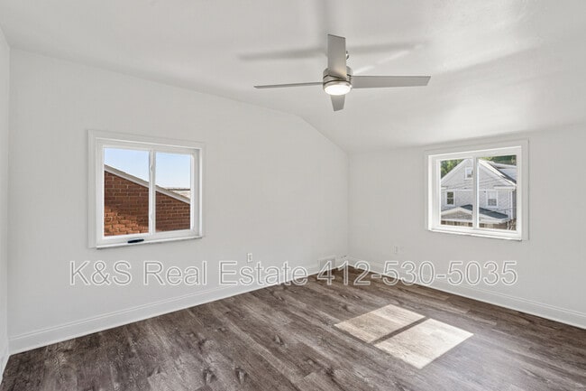 Building Photo - 1344 Fallowfield Ave