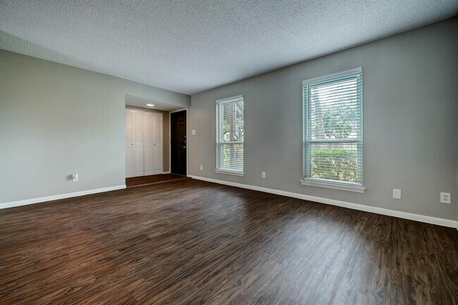 Building Photo - 10306 Hammerly Blvd