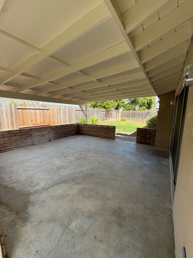 Building Photo - Bright and Updated Camarillo Home with Fireplace and Outdoor Living