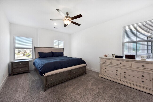 Building Photo - 10062 Rosette Dr