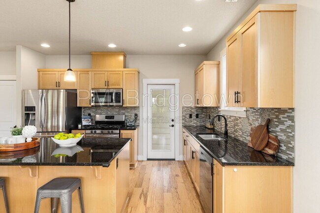Building Photo - 14780 NW Hydrangea Ct