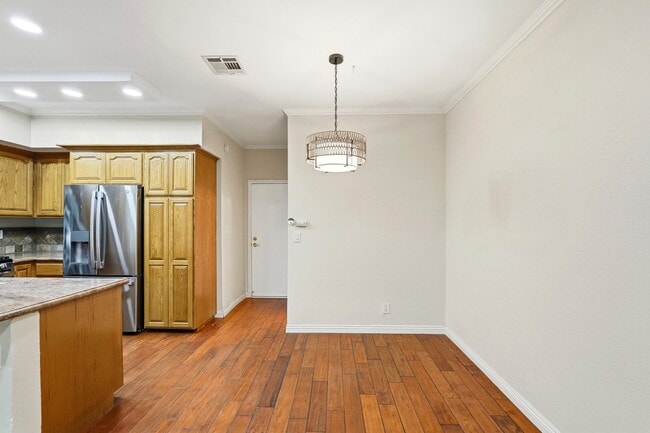 Building Photo - 2406 Aviation Blvd