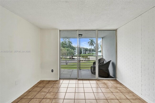Building Photo - 9480 Tangerine Pl