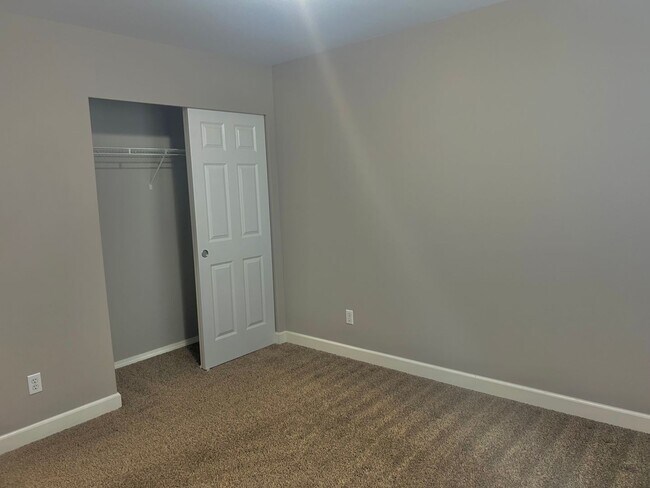 Building Photo - Must See! Beautiful 3bd/ + Bonus Rm/2.5 bath/ Primary Bed on Main/ /Heat Pump/Updated Features