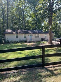 Building Photo - 131 Fox Pl