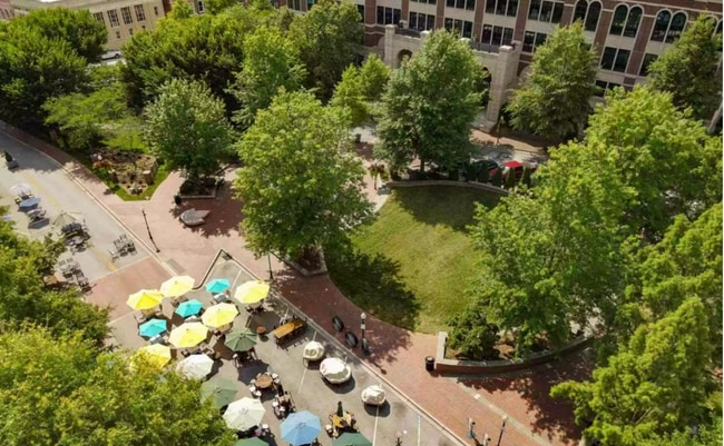 Building Photo - 155 E Broad St