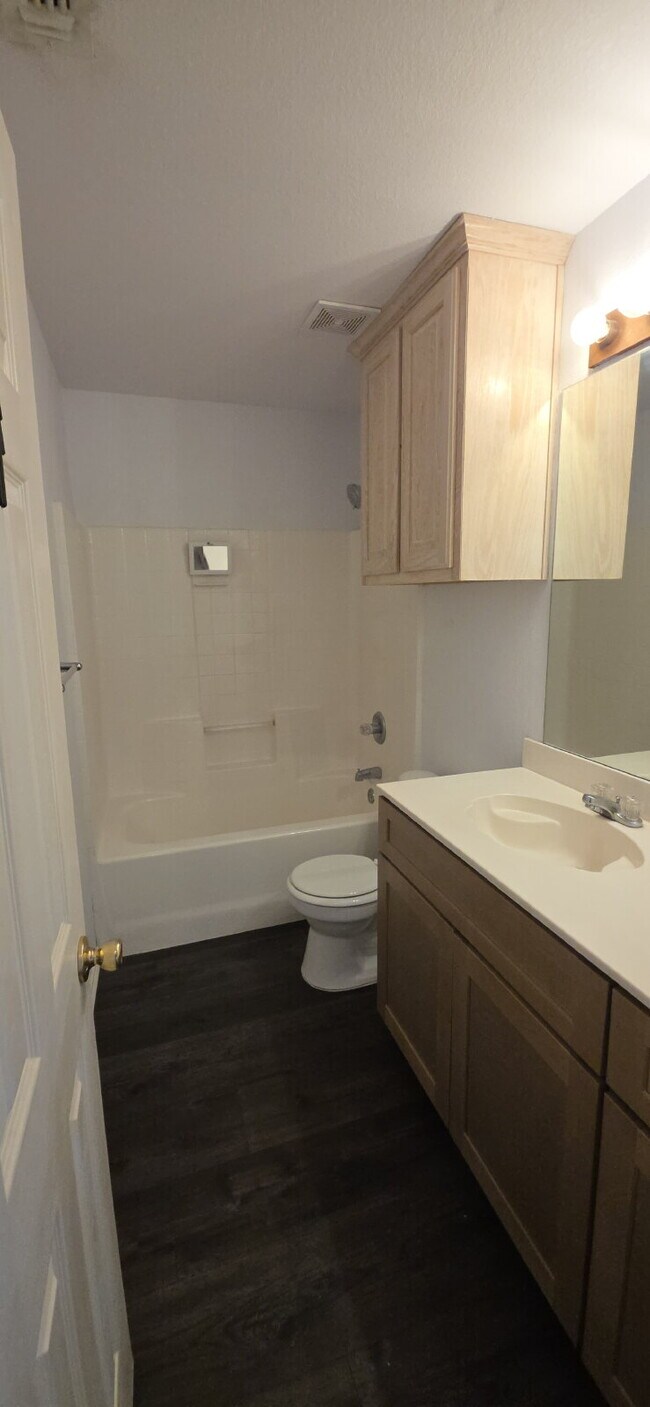 Building Photo - Large 4 Bedroom in Kennedale ISD