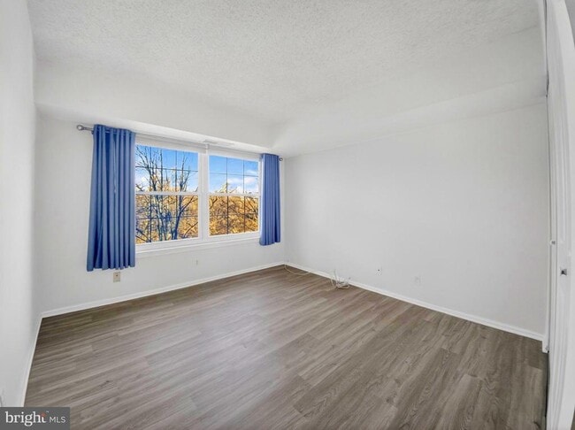 Building Photo - 7680 Tremayne Pl