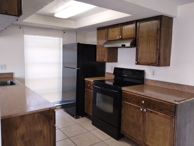 Building Photo - Charming 2BR / 2BA home with 1,455 sq ft of living space just minutes from the Gulf of America!