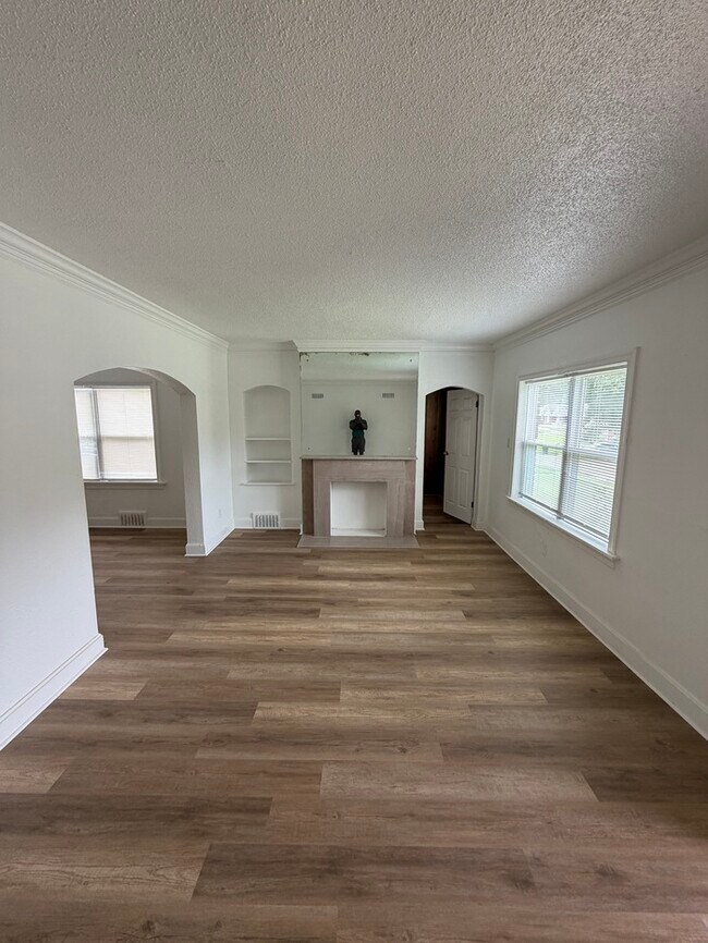Building Photo - Historic District Home 3bd 2 baths