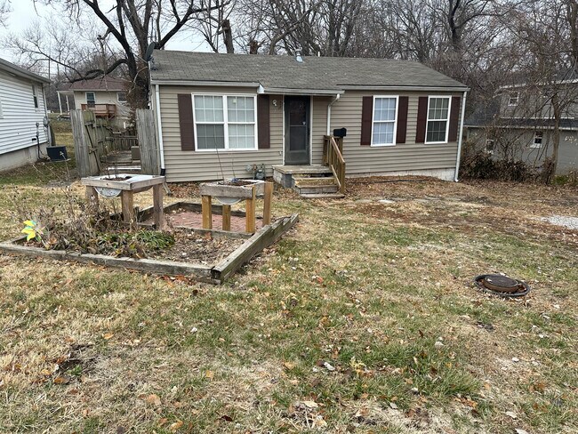 Primary Photo - 710 S Logan Ave