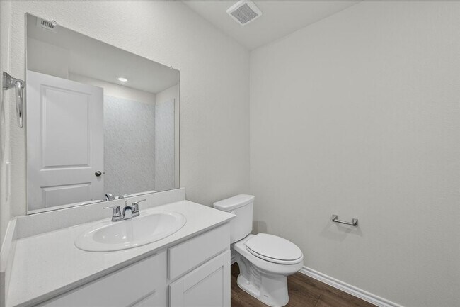 Building Photo - 717 Sweet Pea Dr