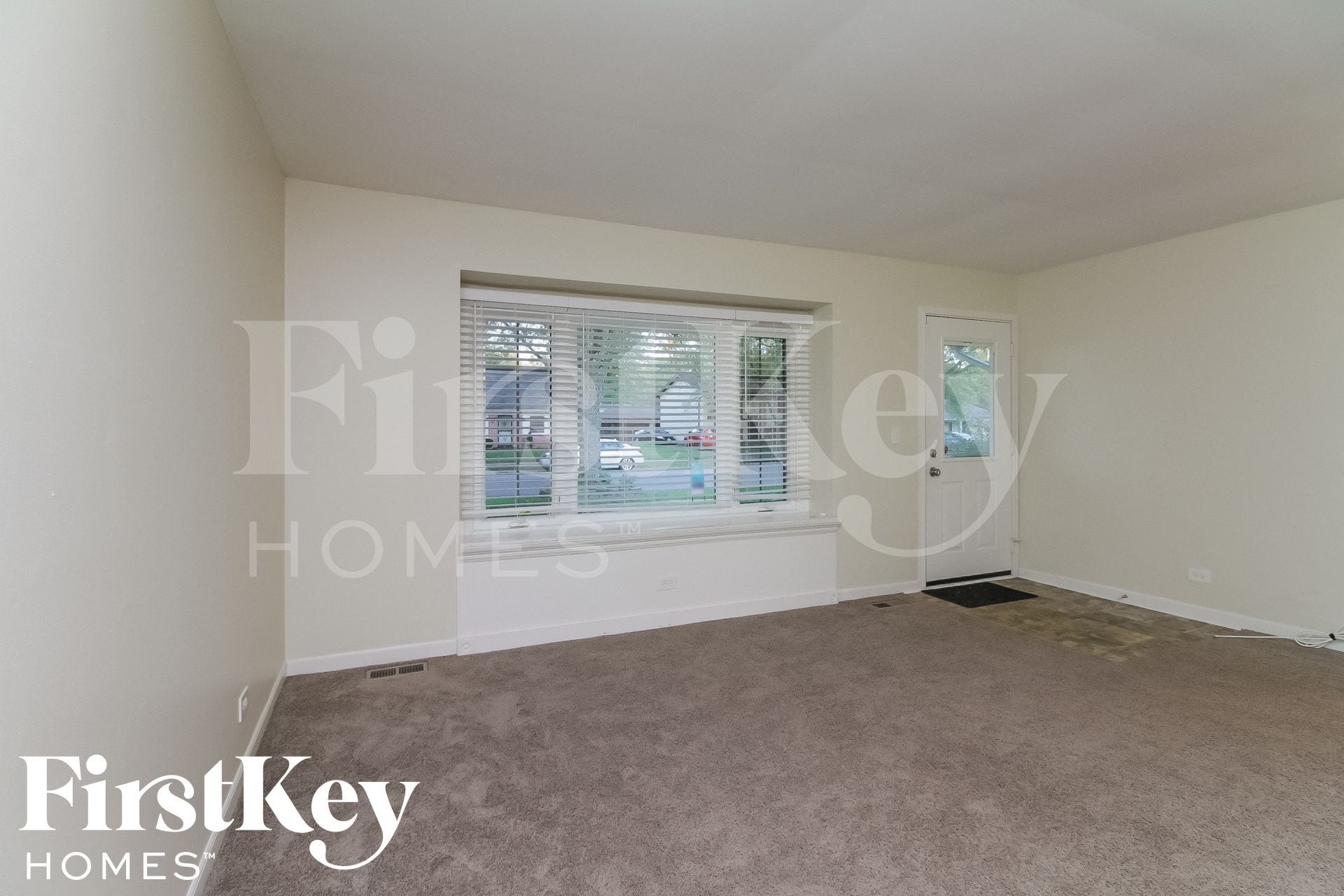 Building Photo - 125 S Orchard Dr