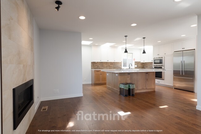 Building Photo - 4444 29th Ave W
