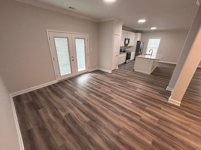 Building Photo - LEASING FOR AUGUST 2026!