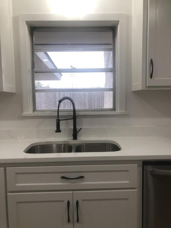 Building Photo - 154 S Carrollton Ave