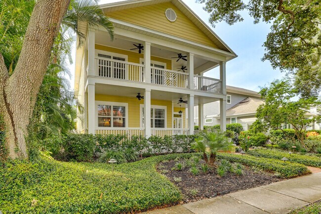 Building Photo - 166 21st Ave N