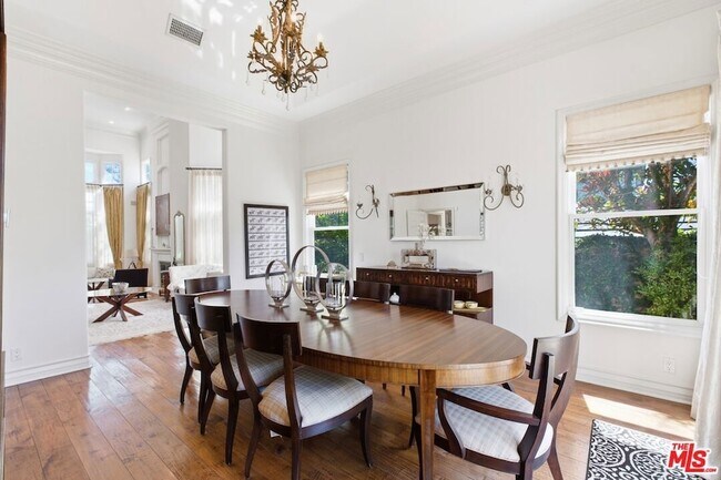 Building Photo - 6003 County Oak Rd