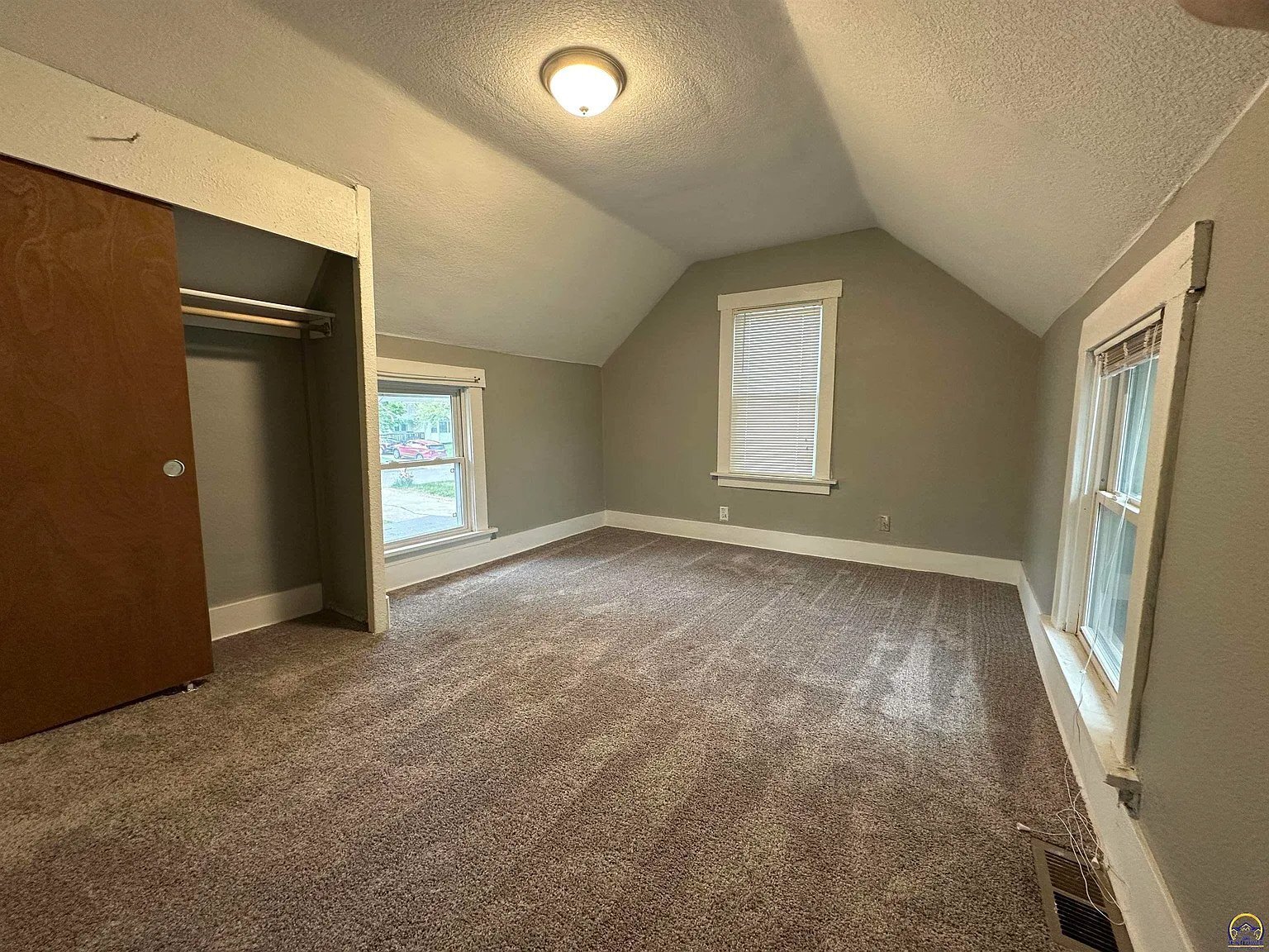 Building Photo - 3839 SW Sena Dr