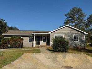 Building Photo - 10100/10102 Huntcliff
