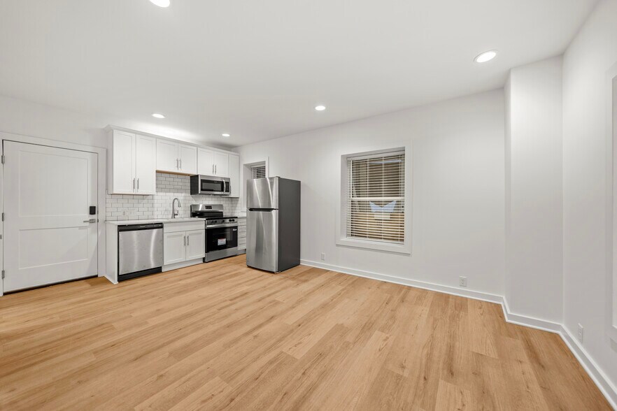 Building Photo - 4245 Troost Ave