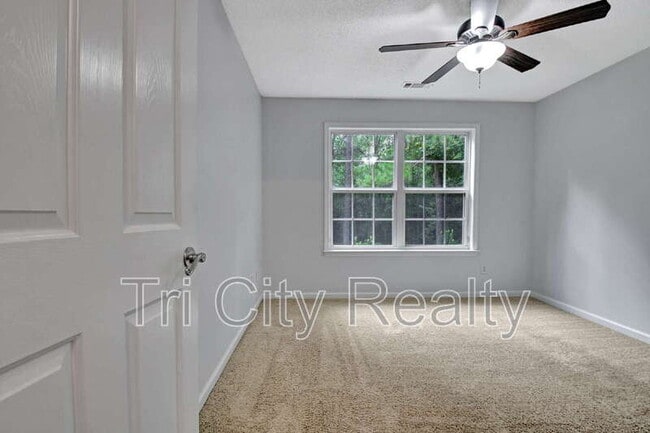 Building Photo - 69 Meadows Creek Ln