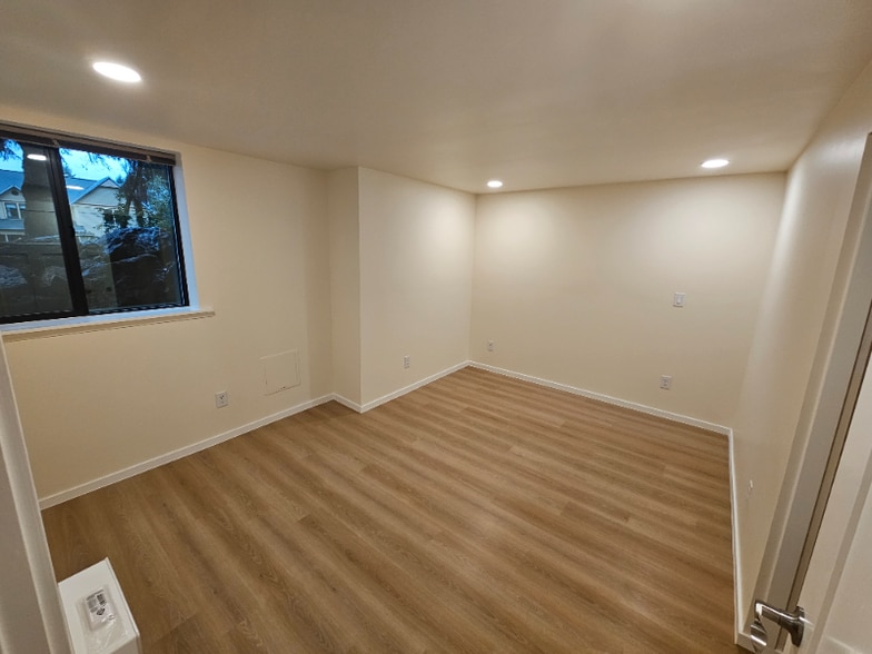 Building Photo - 6311 NE 196th St