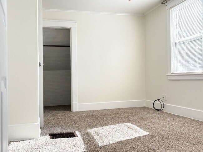 Building Photo - Alcoa 37701 - 3 bedroom 2 bath - call Jere...
