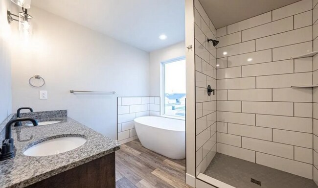Building Photo - 3 bed, 2.5 bath Townhome in Ammon!!