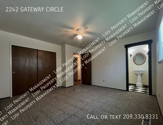 Building Photo - 2242 Gateway Cir