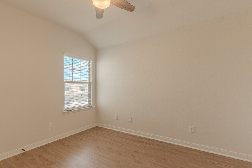 Building Photo - 10310 Candlewood Wy