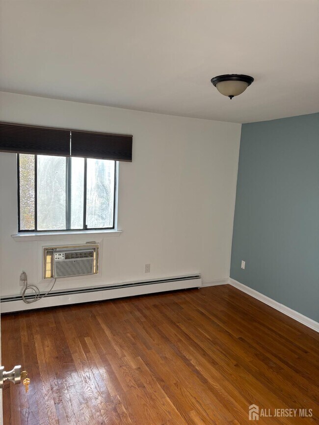 Building Photo - 1304 Cricket Ln