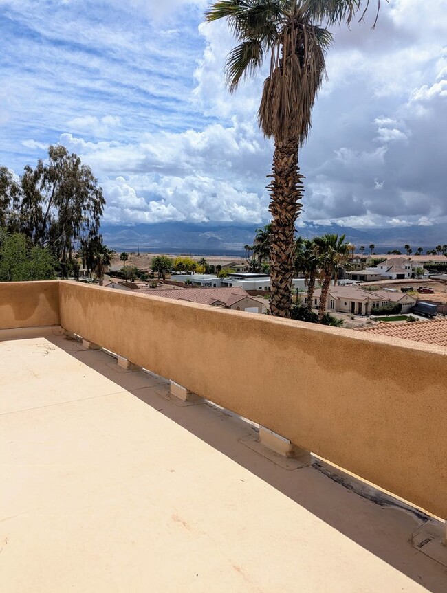 Building Photo - Santa Fe Vistas House!